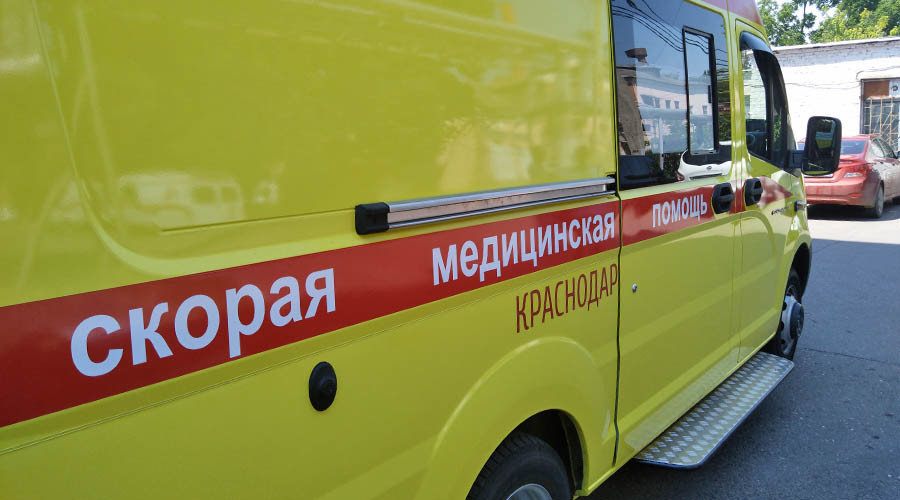 Под Новороссийском пассажирский автобус упал в обрыв. Два человека погибли, 27 пострадали