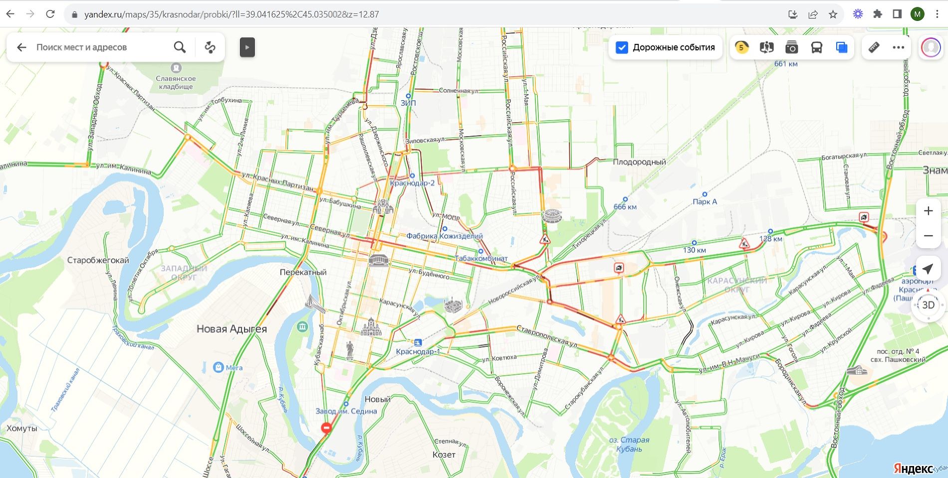 На улицах Краснодара днем 30 августа образовались большие заторы