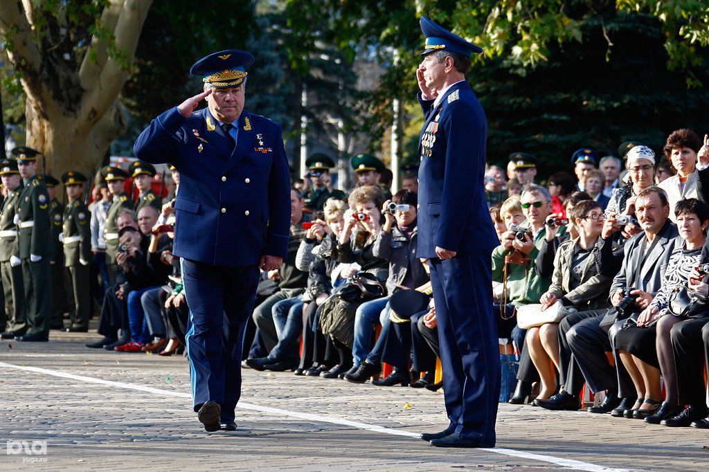 Последний выпуск военного. Церемония выпуска курсантов. Выпуск курсантов летчиков. Выпуск курсантов ВВС. Курсанты ВВС Краснодар.