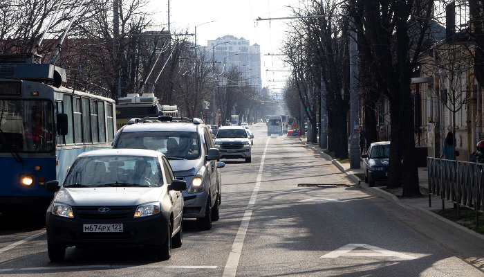 В Краснодарском крае начнут выдавать автономера с новым кодом региона. Они будут виртуальными