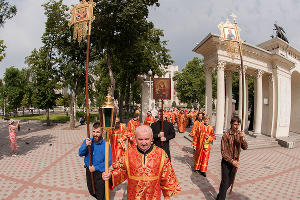 Крестный ход в память о царской семье в Краснодаре © Михаил Ступин, ЮГА.ру