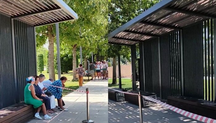 В парке «Краснодар» установили лавочки с навесом для ожидающих очереди в Японский сад