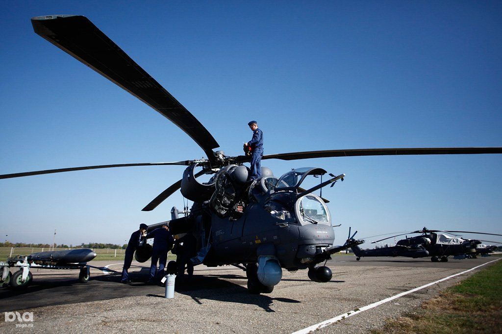 Аэродром батайск. Аэродром Батайск Роствертол. Ми-35 2021. Лётно-испытательный комплекс вертолёты России. Вертолеты на аэродроме.