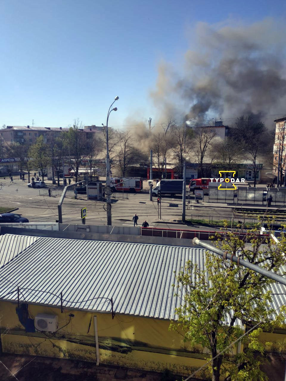 В Краснодаре горят торговые павильоны на улице Ставропольской | 08.04.2020  | Краснодар - БезФормата