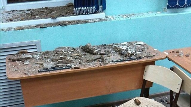  В одной из школ Ростова потолок обвалился во время урока 