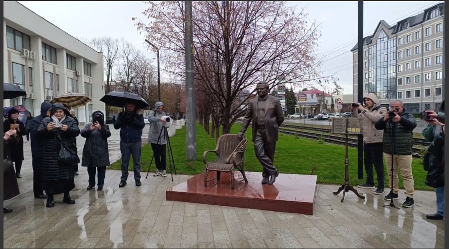 Памятник Леонарду Гатову в Краснодаре © Скриншот фото из телеграм-канала «Юрий Архангельский»