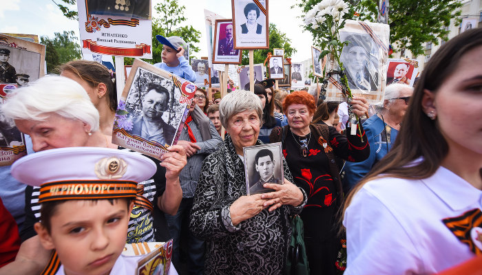 Акция "Бессмертный полк" в Краснодаре © Елена Синеок, ЮГА.ру