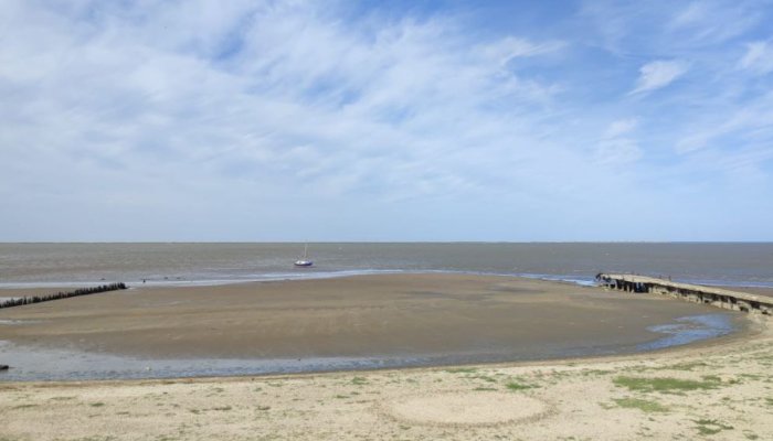 Сдуло ветром. В Краснодарском крае обмелело Азовское море