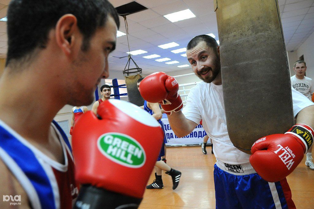 Горе бокс игруха. Краснодар бокс чемпион. Боксеры Екатеринбурга. Зал бокса чемпион Белгород.