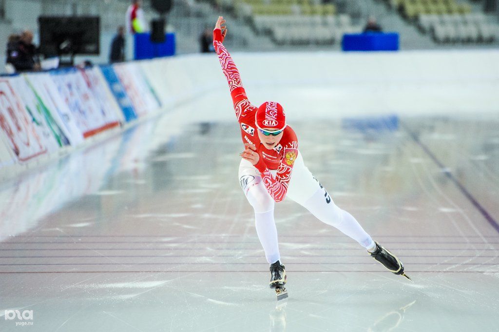 Олимпийский конькобежный спорт. Конькобежный спорт Олимпийские игры. Скоростной бег на коньках. Зимние виды спорта конькобежный спорт.