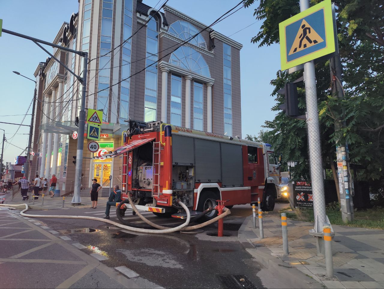 В Краснодаре сгорела кальянная | 01.07.2023 | Краснодар - БезФормата