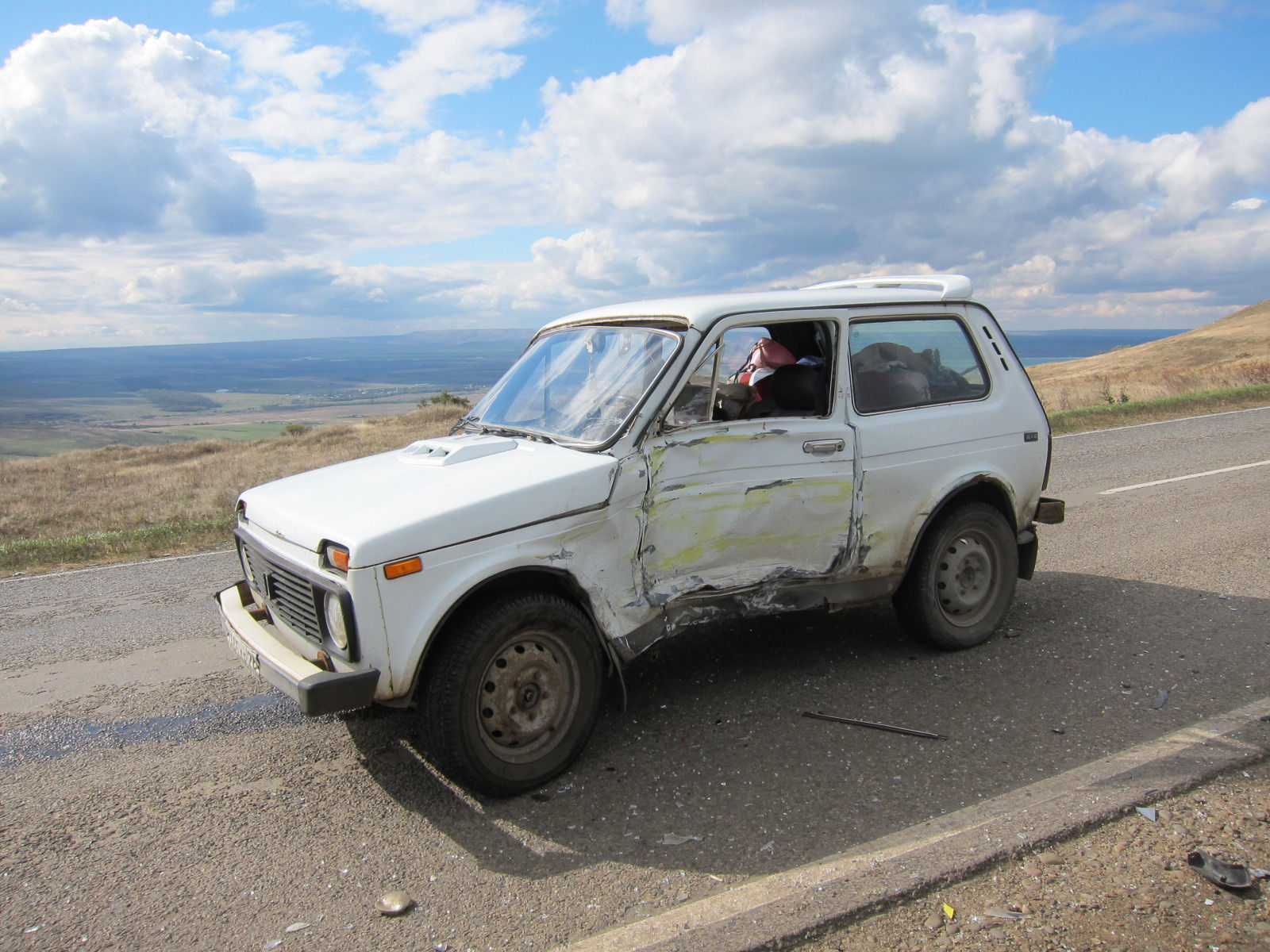 Владелец нивы. Водитель Нивы. Нива на автотрассах. Авария Нива в Ставропольском крае.