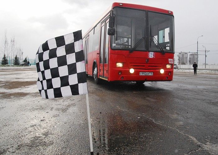 Автобусы автодром. Автодром автобус.